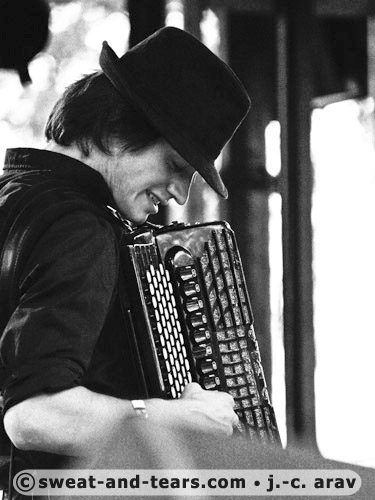 RaspoutineSmokedBand_060809_042