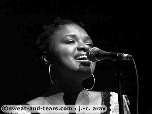 LizzWright_080331_020