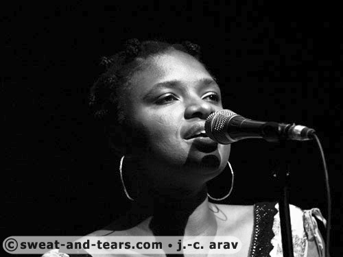 LizzWright_080331_021