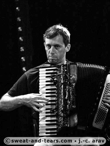 MoussHakim_080806_098