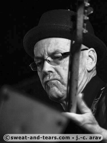 TadRobinson_090425_008