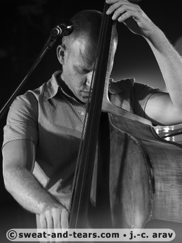 AvishaiCohen_090627_228