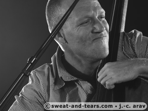 AvishaiCohen_090627_252