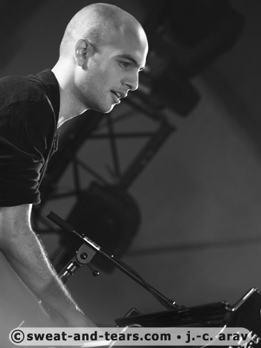 AvishaiCohen_090627_255