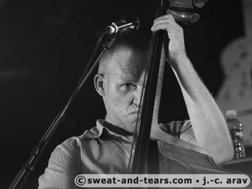 AvishaiCohen_090627_326