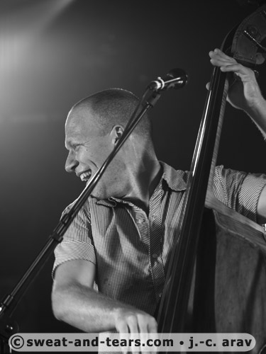 AvishaiCohen_090627_328