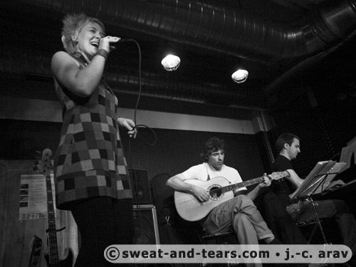 PetaGammieTrio_091105_061