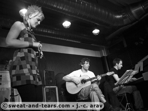 PetaGammieTrio_091105_074