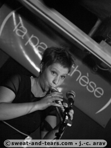 TitsNassels_100127_011