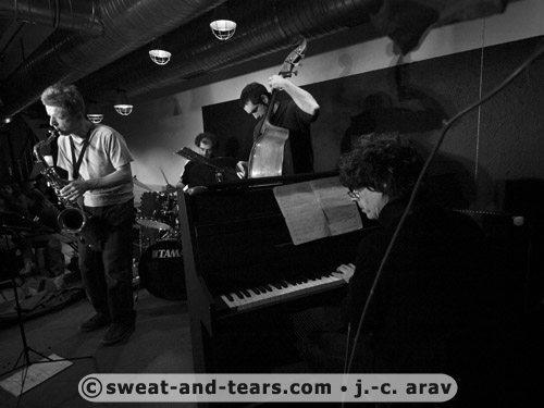 JCRossier4tet_100211_030