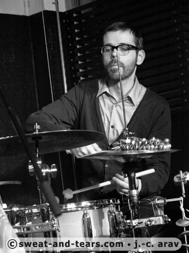 CheapAndCheerful_100305_007