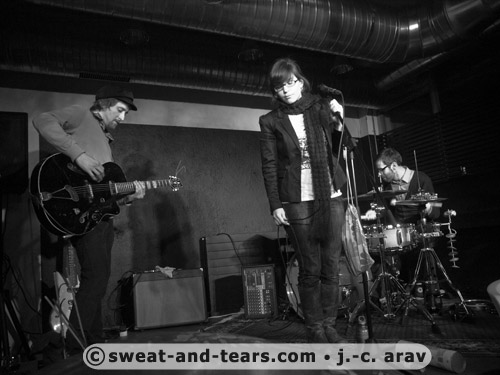 CheapAndCheerful_100305_012