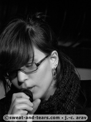 CheapAndCheerful_100305_054