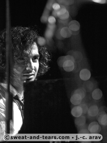 TigranHamasyan_100410_233