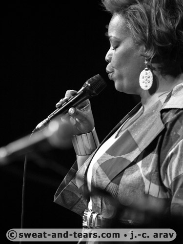 DianeReeves_100501_054