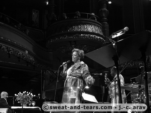 DianeReeves_100501_071