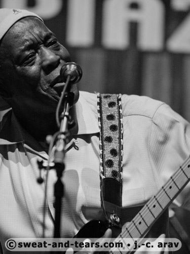 BuddyGuy_100716_373