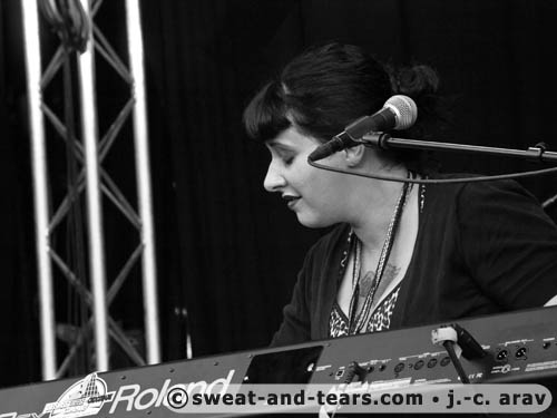 DavinaAndTheVagabonds_100826_031