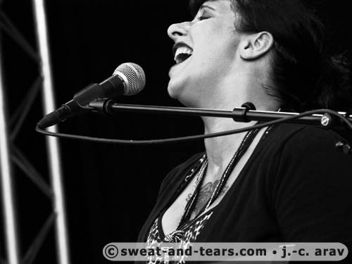 DavinaAndTheVagabonds_100826_042