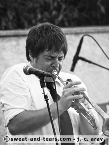 DavinaAndTheVagabonds_100827_043