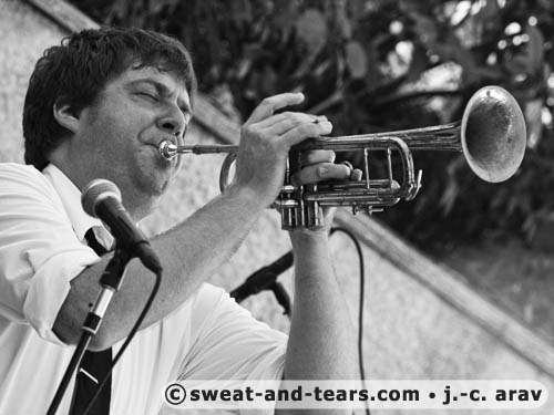 DavinaAndTheVagabonds_100827_045