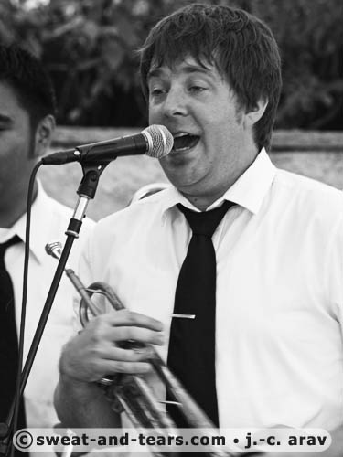 DavinaAndTheVagabonds_100827_091