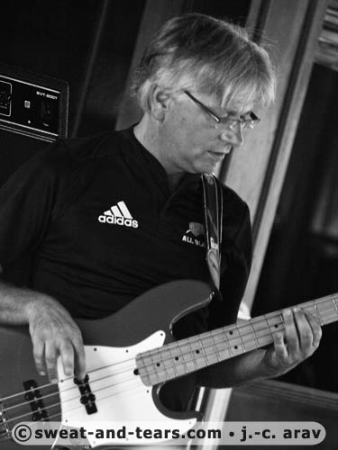 ElectricJimiland_100827_105