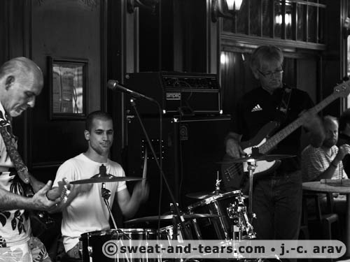 ElectricJimiland_100827_114