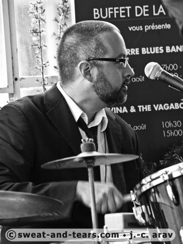 DavinaAndTheVagabonds_100828_058