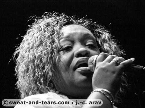 SharrieWilliams_100828_432