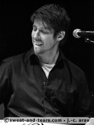 SharrieWilliams_100828_523