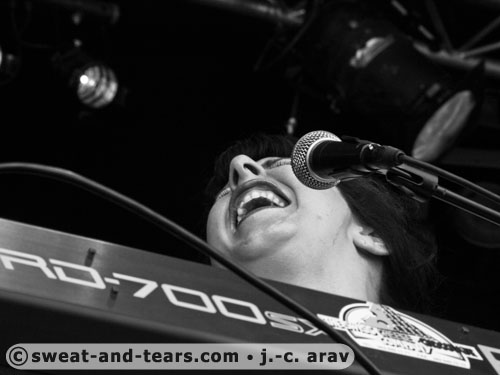 DavinaAndTheVagabonds_100829_174