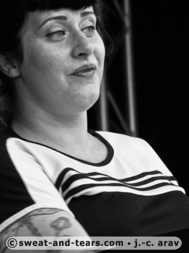 DavinaAndTheVagabonds_100829_181