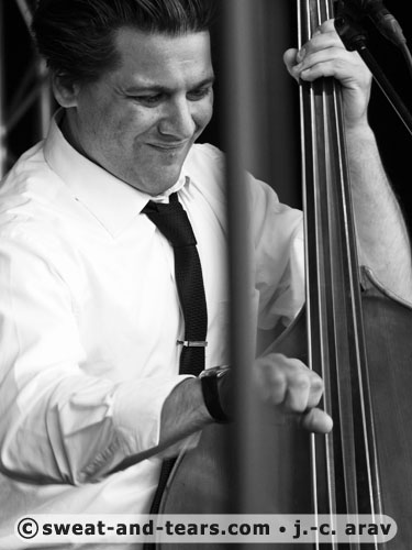 DavinaAndTheVagabonds_100829_220