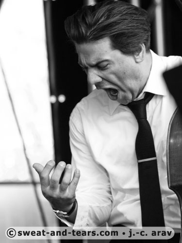 DavinaAndTheVagabonds_100829_222