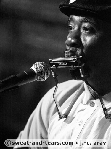 TerryHarmonicaBeans_110331_010