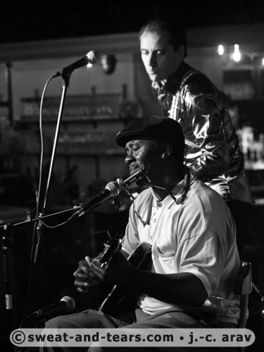 TerryHarmonicaBeans_110331_033