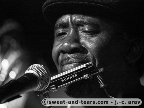 TerryHarmonicaBeans_110331_038