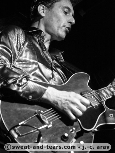 TerryHarmonicaBeans_110331_063