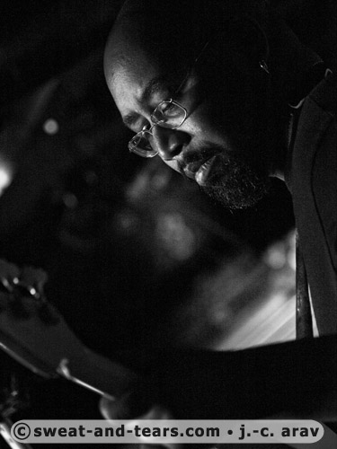 TerryHarmonicaBeans_110331_147