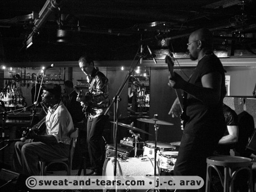 TerryHarmonicaBeans_110331_151