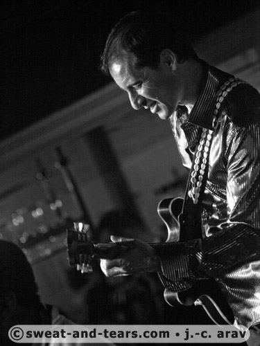 TerryHarmonicaBeans_110331_163