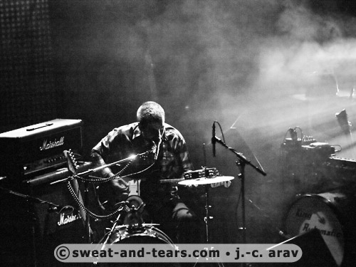 TongueTiedTwin_110402_104